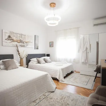 Alida Luxe Apartment